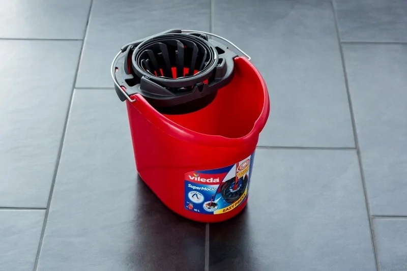 Wiadro z wyciskaczem Vileda SuperMocio Torsion Power czerwone