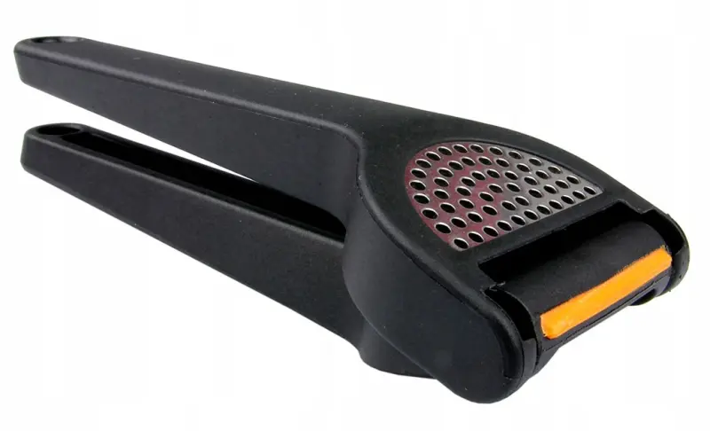 Praska do czosnku Fiskars Functional Form 1028361 czarna 24 cm