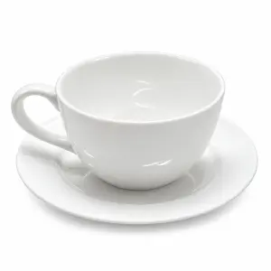 Biała filiżanka ze spodkiem 240 ml S883